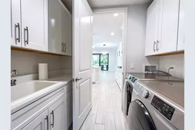 7665 Toscana Boulevard, Orlando, FL 32819 - Photo 9