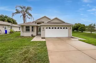 2732 Boardwalk Way, Tavares, FL 32778 - Photo 9