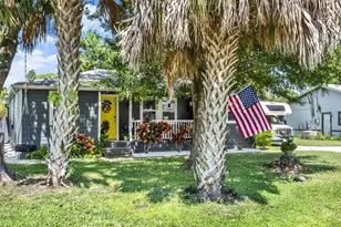 2721 Evergreen Dr, Edgewater, FL 32141 - Photo 3