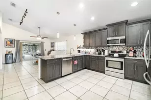 1350 Creekview Ct, Saint Cloud, FL 34772 - Photo 7