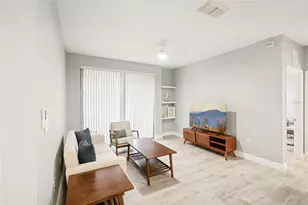 8357 38th St Cir E, Sarasota, FL 34243 - Photo 5