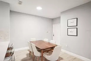 8357 38th St Cir E, Sarasota, FL 34243 - Photo 11