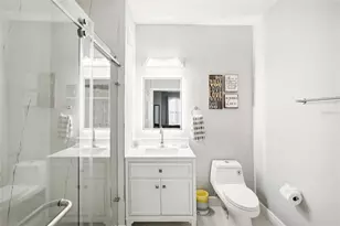 8357 38th St Cir E, Sarasota, FL 34243 - Photo 19