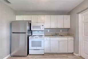 108 Palm Dr, Daytona Beach, FL 32117 - Photo 11