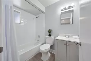 1498 Hendren Dr, Orlando, FL 32807 - Photo 37