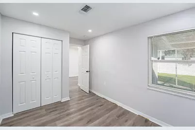 5599 N 110th Way N Way, Seminole, FL 33772 - Photo 11