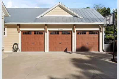 12943 SE Sunset Harbor Road, Weirsdale, FL 32195 - Photo 11