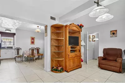 6207 Blossom Avenue, Tampa, FL 33614 - Photo 11