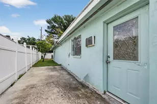 6207 Blossom Ave, Tampa, FL 33614 - Photo 37