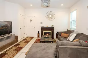 991 E 10th St, Apopka, FL 32703 - Photo 11