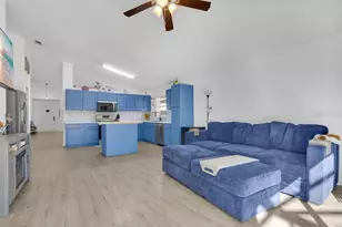 15641 Markham Dr, Clermont, FL 34714 - Photo 9