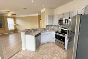 18022 Villa Creek Dr, Tampa, FL 33647 - Photo 9