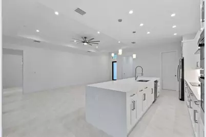 5747 Desoto Boulevard N, Naples, FL 34120 - Photo 9