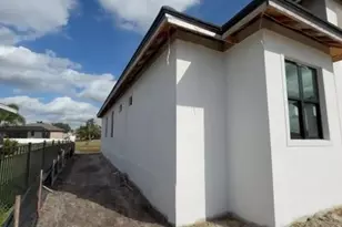 215 Bunker Rd, Rotonda West, FL 33947 - Photo 5