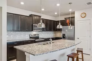 3729 Pacific Ln, Davenport, FL 33897 - Photo 9