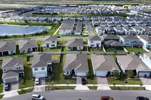 2610 Autumn Peace Dr, Kissimmee, FL 34744 - Photo 3