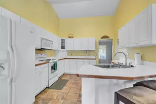 1842 W Virginia Dr, Kissimmee, FL 34744 - Photo 9