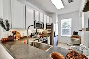 2761 Retreat View Cir, Sanford, FL 32771 - Photo 7