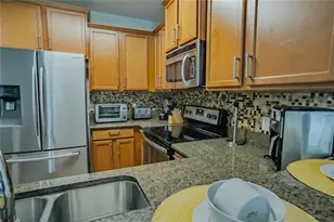 1056 Cypress Pointe Blvd, Davenport, FL 33896 - Photo 11