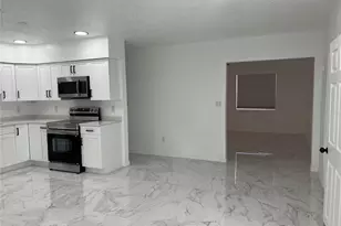 2801 45th St S, Gulfport, FL 33711 - Photo 3