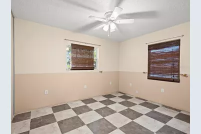 7235 15th St N, Saint Petersburg, FL 33702 - Photo 23