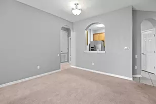 1355 Venezia Ct, Davenport, FL 33896 - Photo 9