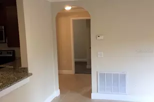 2718 S Sunrise Ct, Orlando, FL 32806 - Photo 9