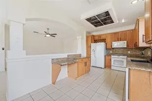 1729 Golfview Dr, Kissimmee, FL 34746 - Photo 13