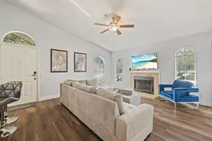 6011 Laketree Ln, Temple Terrace, FL 33617 - Photo 3