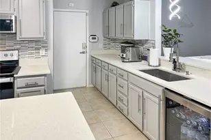 10831 Satinwood Cir, Orlando, FL 32825 - Photo 3