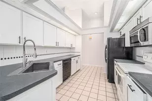 2210 Lake Bay Way, Brandon, FL 33511 - Photo 13