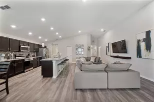 689 Vittorio Dr, Winter Haven, FL 33884 - Photo 19