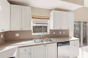 8914 SW 222nd Terrace, Cutler Bay, FL 33190 - Photo 7