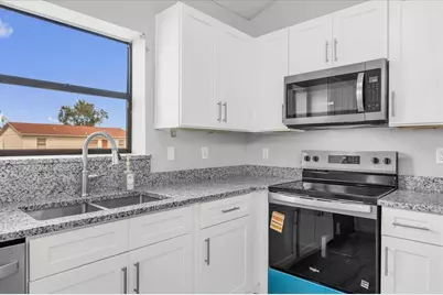 348 Jacksonville Court, Kissimmee, FL 34759 - Photo 9