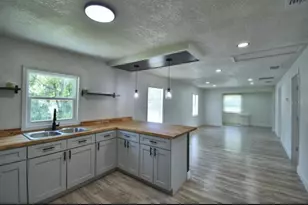 1104 E 8th St, Sanford, FL 32771 - Photo 7