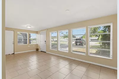 1300 79th Avenue N, Saint Petersburg, FL 33702 - Photo 3