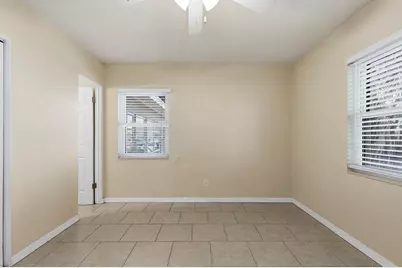 1300 79th Avenue N, Saint Petersburg, FL 33702 - Photo 27