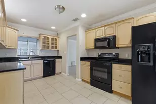 1300 79th Ave N, Saint Petersburg, FL 33702 - Photo 13