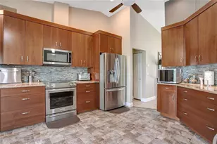 19616 Livingston Ave, Lutz, FL 33559 - Photo 11