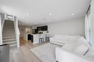 12057 Grizzly Ln, New Port Richey, FL 34654 - Photo 3