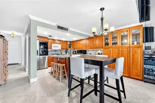 1490 Laguna Ln, Pembroke Pines, FL 33026 - Photo 9