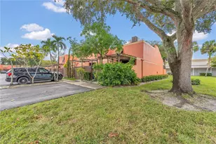1490 Laguna Ln, Pembroke Pines, FL 33026 - Photo 5