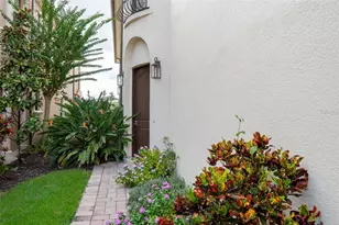 1028 Castle Pines Ct, Reunion, FL 34747 - Photo 3