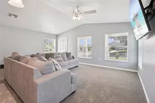 1605 Mayaro Ct, Mascotte, FL 34753 - Photo 9