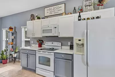 146 Essex Place, Davenport, FL 33896 - Photo 7