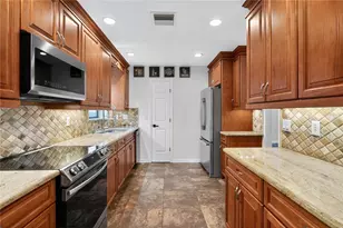 1948 Magnolia Cir, Tavares, FL 32778 - Photo 5