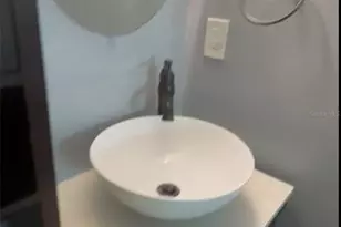 4127 Dolphin Dr, Tampa, FL 33617 - Photo 9