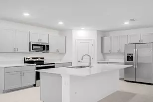 7439 Sandstone Dr, Groveland, FL 34736 - Photo 5