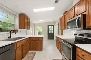 1305 Groveland Ave, Orlando, FL 32806 - Photo 9