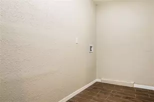 3919 Longhorn Dr, Sarasota, FL 34233 - Photo 13